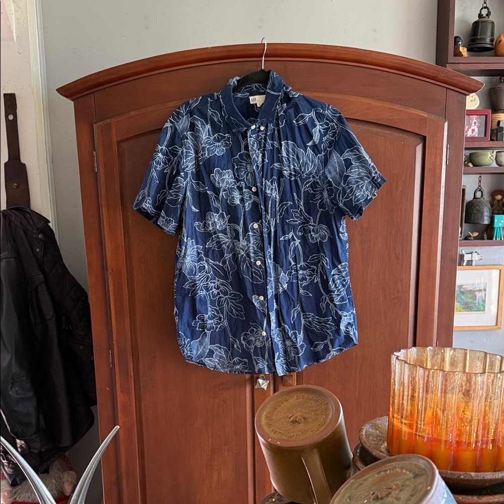 GAP Navy Floral Men's Casual Shirt